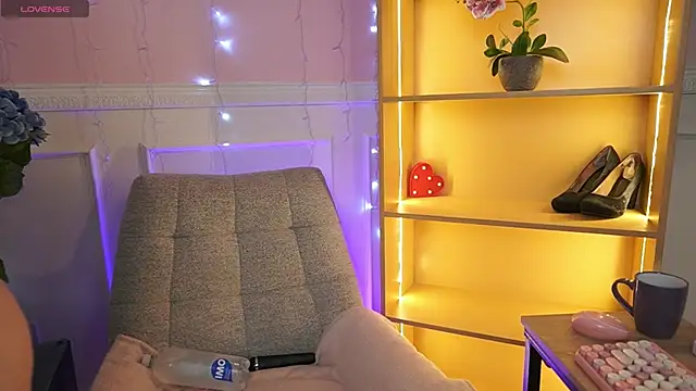 Snapshot of Anybuny chatting on 12/04/25, 12:26 Anybuny online show from 12/04/25, 12:26