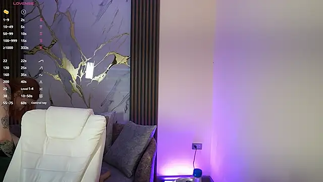 Snapshot of Anybuny chatting on 10/21/25, 12:48 Anybuny online show from 10/21/25, 12:48