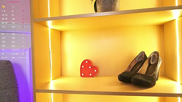 Snapshot of Anybuny chatting on 11/15/25, 11:58 Anybuny online show from 11/15/25, 11:58