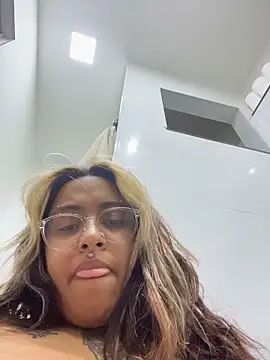 lolafairytail online show from 12/15/25, 04:02