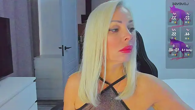 Snapshot of Miya_Kisss chatting on 11/03/25, 07:02 Miya Kisss online show from 11/03/25, 07:02