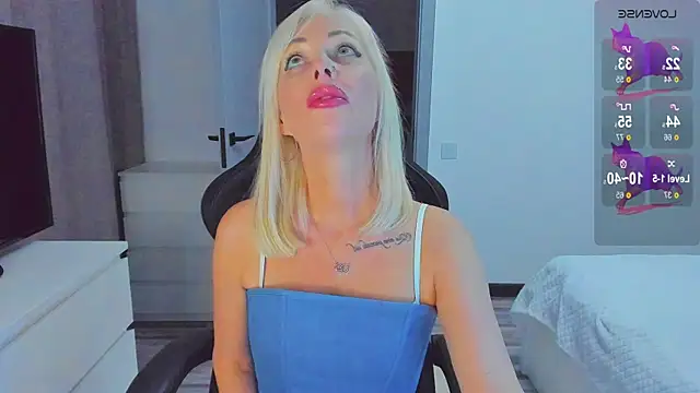 Snapshot of Miya_Kisss chatting on 11/05/25, 01:58 Miya Kisss online show from 11/05/25, 01:58