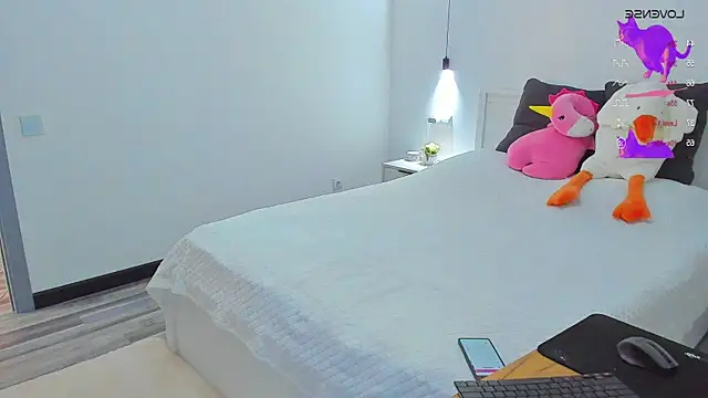 Snapshot of Miya_Kisss chatting on 10/18/25, 09:11 Miya Kisss online show from 10/18/25, 09:11