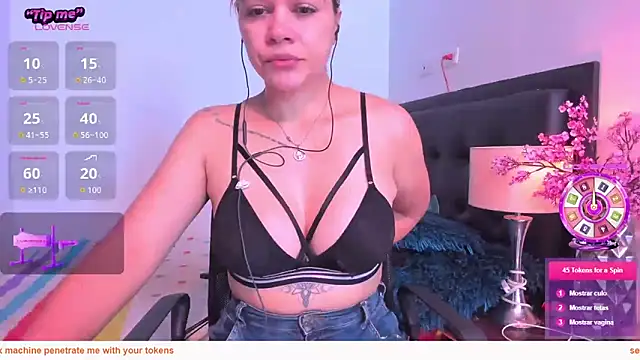 Snapshot of daniela_beauty chatting on 06/04/26, 11:42 daniela beauty online show from 06/04/26, 11:42