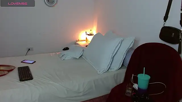 alinsonhot29 online show from 04/23/26, 01:01