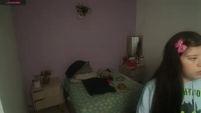 Ingrid Casas online show from 11/04/25, 02:10