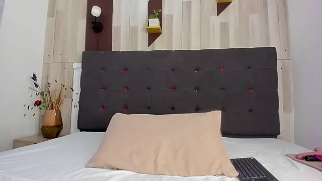 Anastasiapriest online show from 09/30/25, 11:49