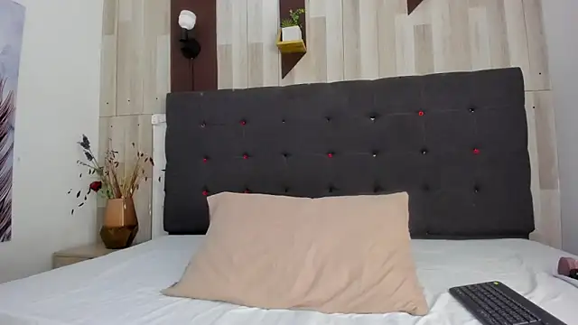 Anastasiapriest online show from 09/29/25, 12:00