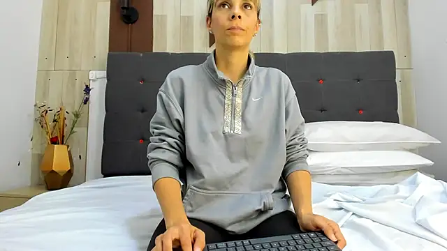 Anastasiapriest online show from 04/16/26, 11:44