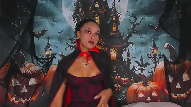 Juliette  3 online show from 10/31/25, 01:52