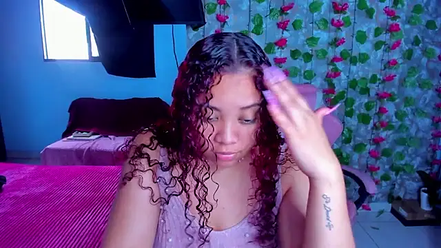 Snapshot of AngelaCoffee chatting on 04/21/26, 08:15 AngelaCoffee online show from 04/21/26, 08:15