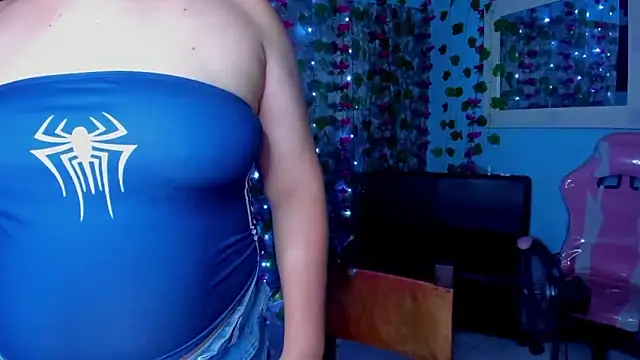 Snapshot of AngelaCoffee chatting on 06/14/26, 02:24 AngelaCoffee online show from 06/14/26, 02:24