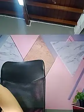 AngelaCoffee online show from 11/18/25, 02:49