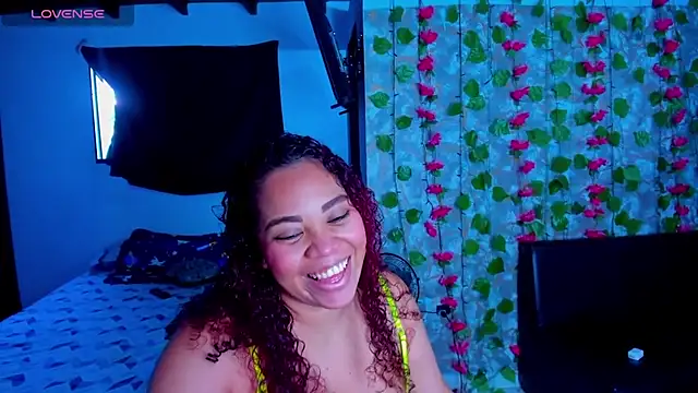 Snapshot of AngelaCoffee chatting on 05/22/26, 08:29 AngelaCoffee online show from 05/22/26, 08:29