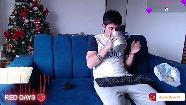 ashely ryan24 online show from 11/24/25, 06:08