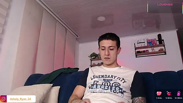 Snapshot of ashely_ryan24 chatting on 07/19/26, 11:45 ashely ryan24 online show from 07/19/26, 11:45