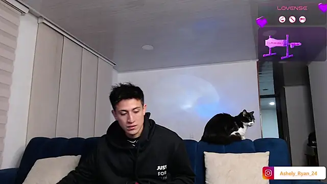 ashely ryan24 online show from 09/09/25, 12:10