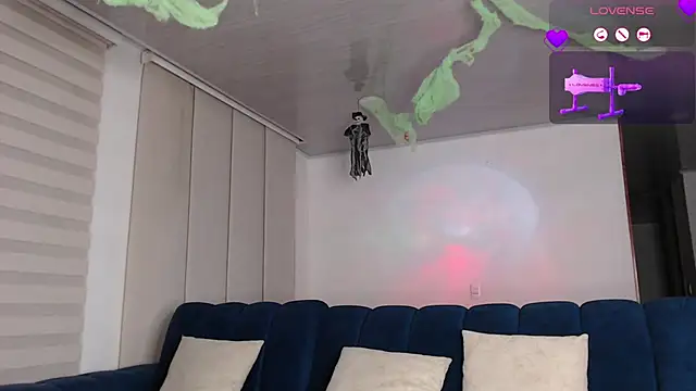 ashely ryan24 online show from 10/05/25, 12:01