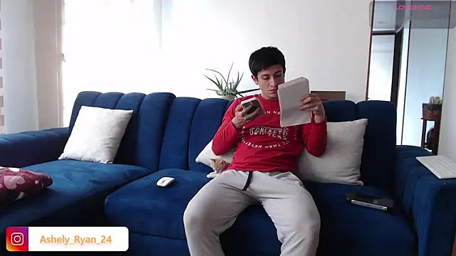 ashely ryan24 online show from 02/16/25, 09:38