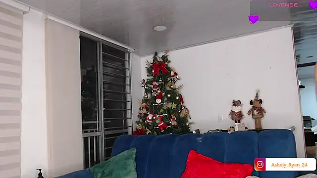 ashely ryan24 online show from 12/01/25, 11:27