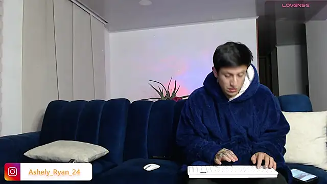 ashely ryan24 online show from 02/07/25, 11:55