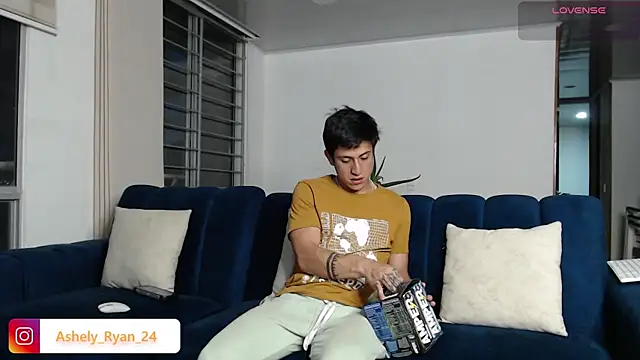 ashely ryan24 online show from 02/11/25, 11:33