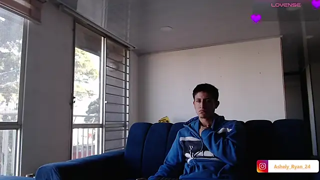 ashely ryan24 online show from 11/07/25, 09:30