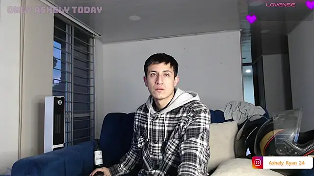 ashely ryan24 online show from 11/11/25, 10:47