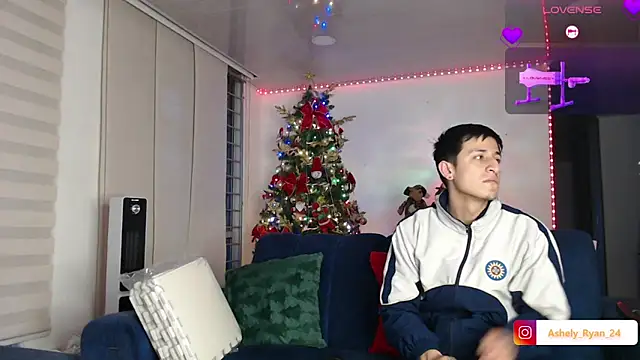 ashely ryan24 online show from 11/19/25, 10:43