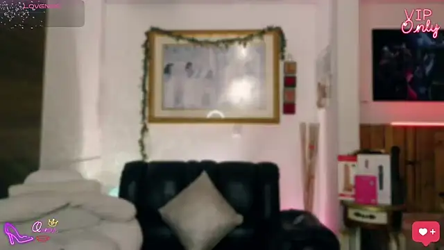 LauGrayJ online show from 04/08/26, 06:15