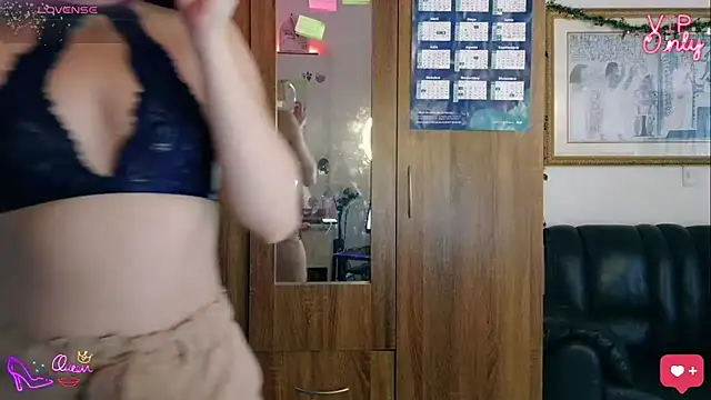 LauGrayJ online show from 02/26/26, 06:41