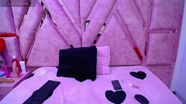 Azul Horny18 online show from 04/11/26, 03:47