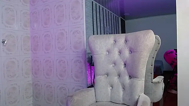 Snapshot of Sophy_wm chatting on 10/22/25, 04:12 Sophy wm online show from 10/22/25, 04:12