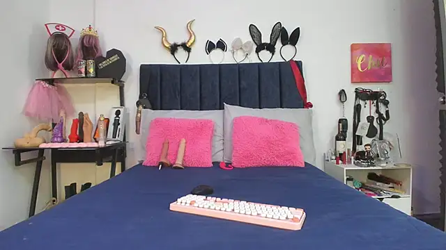 emmily giraldo online show from 06/22/26, 01:41
