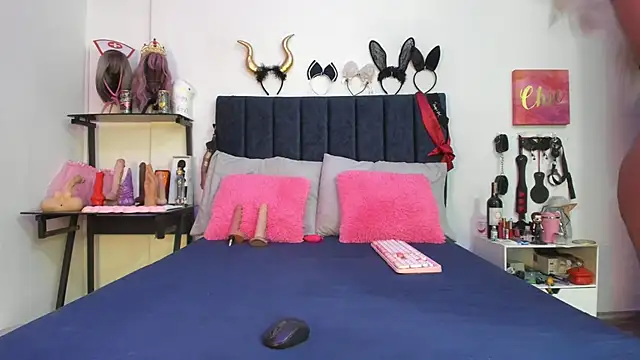 emmily giraldo online show from 11/19/25, 12:49