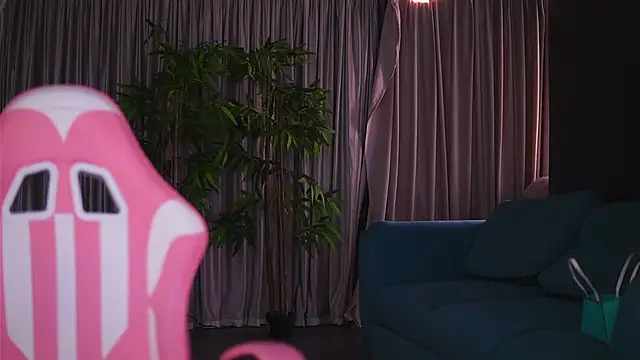 MissKiarra online show from 03/12/25, 12:26