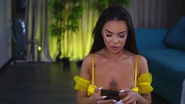 MissKiarra online show from 03/01/25, 04:47