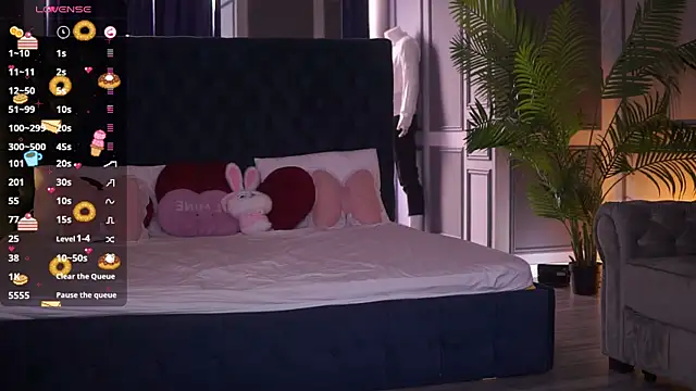 MissKiarra online show from 11/11/25, 09:59