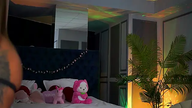 MissKiarra online show from 02/22/26, 07:37