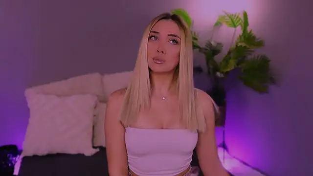 Snapshot of Jessielle chatting on 11/26/25, 03:39 Jessielle online show from 11/26/25, 03:39