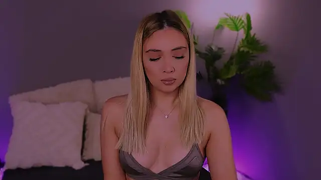 Snapshot of Jessielle chatting on 11/27/25, 04:35 Jessielle online show from 11/27/25, 04:35