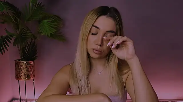 Snapshot of Jessielle chatting on 01/13/26, 01:48 Jessielle online show from 01/13/26, 01:48