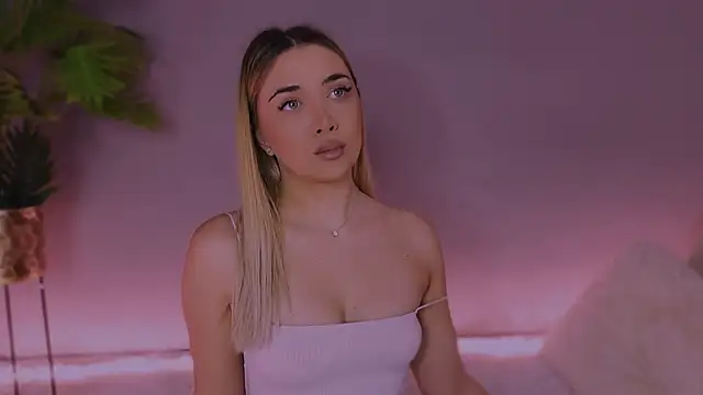 Snapshot of Jessielle chatting on 01/07/26, 08:08 Jessielle online show from 01/07/26, 08:08