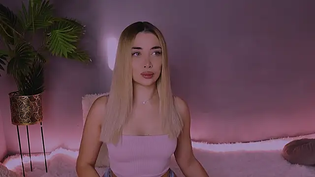 Snapshot of Jessielle chatting on 01/12/26, 07:48 Jessielle online show from 01/12/26, 07:48