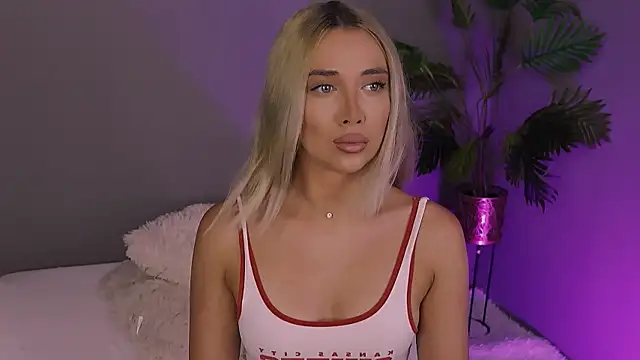 Jessielle online show from 06/24/26, 03:54