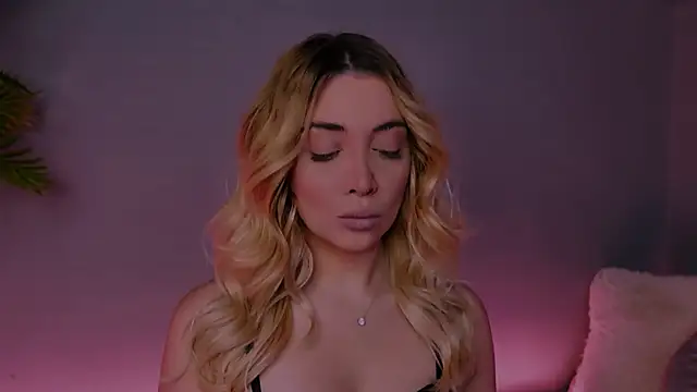 Snapshot of Jessielle chatting on 01/19/26, 08:29 Jessielle online show from 01/19/26, 08:29