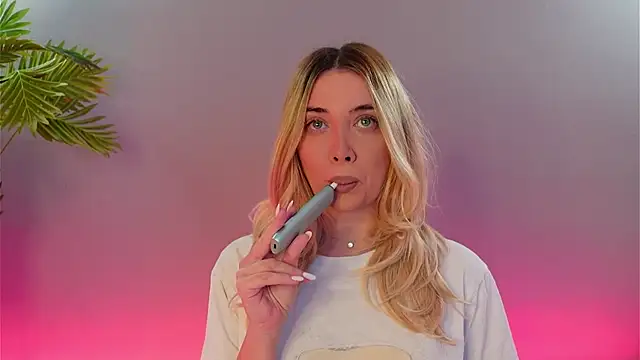 Snapshot of Jessielle chatting on 01/18/26, 03:26 Jessielle online show from 01/18/26, 03:26