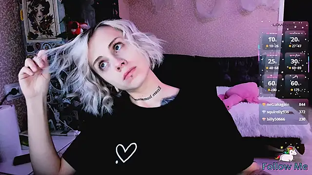 NaniMoore online show from 11/07/25, 08:57