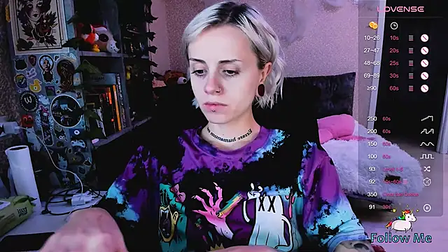 NaniMoore online show from 10/16/25, 08:39