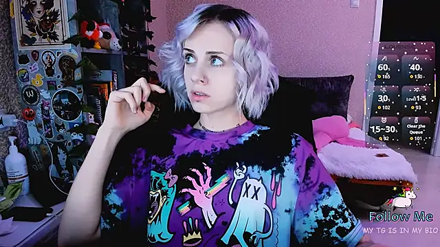 NaniMoore online show from 12/03/25, 07:57